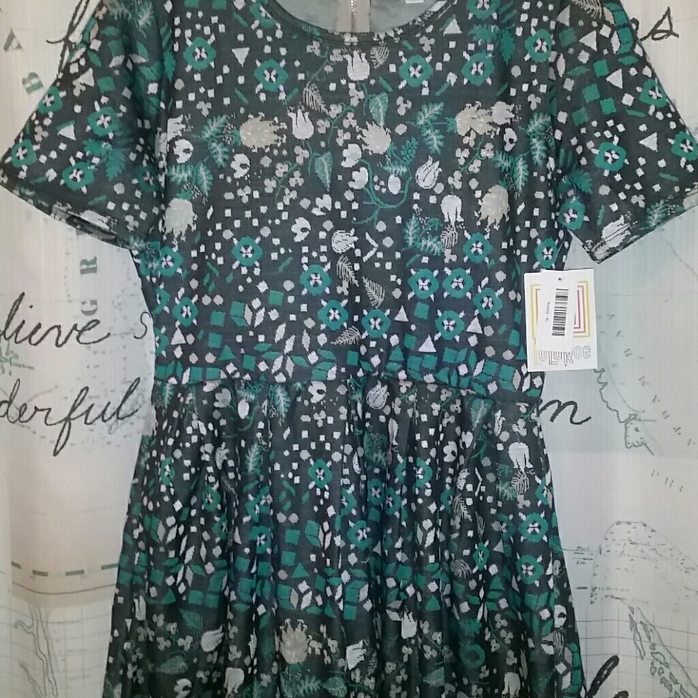 NWT Lularoe Amelia Size XL